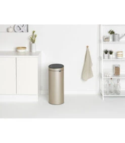 Brabantia Touch Bin New Afvalemmer, 30 Liter, Metallic Gold -Dagelijkse Boodschappen Winkel 159f3e9bd5394a5cb5ef957d467a2c71
