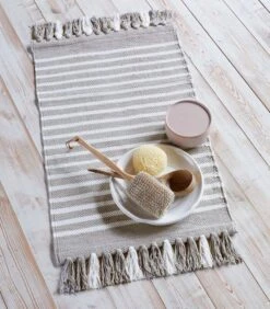 Badmat Stripes & Structure Taupe Wit -Dagelijkse Boodschappen Winkel 31f89cf59fc74e40ab3bca29981266ed