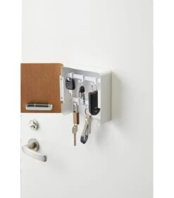 Yamazaki Magnetic Key Box - Rin - Natural -Dagelijkse Boodschappen Winkel 392705544a234e919410b09035fdae29
