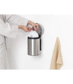 Brabantia NewIcon Wandafvalemmer, 3 Liter -Dagelijkse Boodschappen Winkel 62b5a4f597f24448916ea3f515f8256d