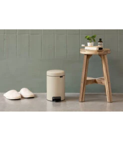 Brabantia NewIcon Pedaalemmer, 5 Liter - Soft Beige -Dagelijkse Boodschappen Winkel 67c231511b5d41328bba25f706e049a3