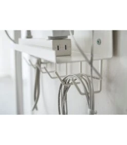Yamazaki Under-desk Cable & Router Organizer - Smart - White 7 Yamazaki Under-desk Cable & Router Organizer - Smart - White -Dagelijkse Boodschappen Winkel 6a509261ef7c47df957d53f1eeec9b47