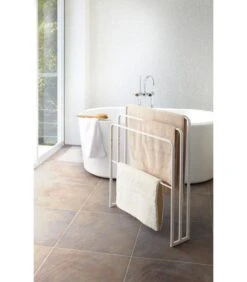 Yamazaki Bath Towel Hanger With 3 Bars - Tower - White 7 Yamazaki Bath Towel Hanger With 3 Bars - Tower - White -Dagelijkse Boodschappen Winkel 7afc93b0b5594cebb204bf2addf3538b
