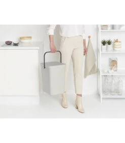 Brabantia Sort & Go Afvalemmer, 25 Liter - Light Grey 6 Brabantia Sort & Go Afvalemmer, 25 Liter - Light Grey -Dagelijkse Boodschappen Winkel 85b4d9f4443c4c2da4dd90f0389f56f6