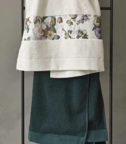 ESSENZA FLEUR - Handdoek - Natural -Dagelijkse Boodschappen Winkel 965ca1860c584c5eb7ded02ca275cbaa