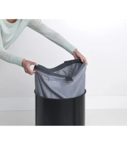 Brabantia Wasbox, 60 Liter, Kurken Deksel - Matt Black 6 Brabantia Wasbox, 60 Liter, Kurken Deksel - Matt Black -Dagelijkse Boodschappen Winkel a3d91e9b7a5b4291b95dd2ce55a239bc