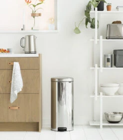 Brabantia NewIcon Prullenbak - 30 L - Brilliant Steel 7 Brabantia NewIcon Prullenbak - 30 L - Brilliant Steel -Dagelijkse Boodschappen Winkel d489bf3c40344433b11b8ca753aa8f94