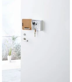 Yamazaki Magnetic Key Box - Rin - Natural -Dagelijkse Boodschappen Winkel d5968eaa5b364dc6a621083768abed32