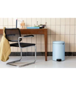 Brabantia NewIcon Pedaalemmer, 20 Liter - Dreamy Blue 7 Brabantia NewIcon Pedaalemmer, 20 Liter - Dreamy Blue -Dagelijkse Boodschappen Winkel df7361044fd440488b80e0a459c5a079