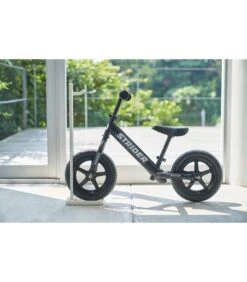 Yamazaki Kids Bike & Helmet Stand - Tower - White 7 Yamazaki Kids Bike & Helmet Stand - Tower - White -Dagelijkse Boodschappen Winkel dfed53f790284bfca690652cbfa8e536