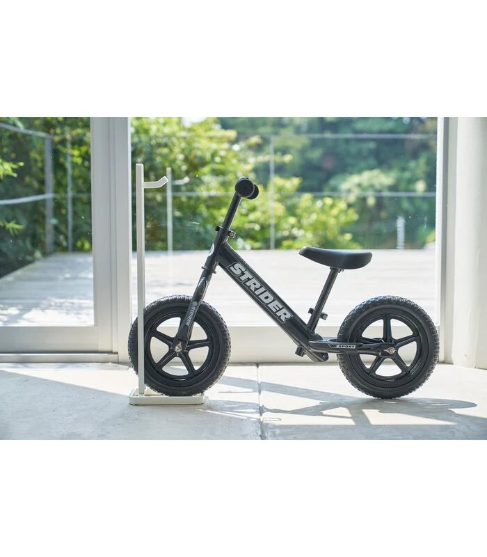 Yamazaki Kids Bike & Helmet Stand - Tower - White 3 Yamazaki Kids Bike & Helmet Stand - Tower - White - Afbeelding 3