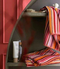 STRATTA Fuchsia - Badhanddoek Katoen -Dagelijkse Boodschappen Winkel e25889a6a1024dcdb6f0f218436d29f3