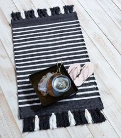 Badmat Stripes & Structure Zwart Wit -Dagelijkse Boodschappen Winkel e39b6918493c481d9a587b824c0860c0