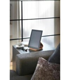 Yamazaki Tablet Stand - Rin - Brown -Dagelijkse Boodschappen Winkel ed11b42002b344169ed1700a694be56c