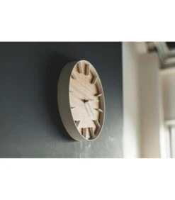 Yamazaki Wall Clock - Rin - Beige -Dagelijkse Boodschappen Winkel f33da15c41894b03ba08cd7a3c3af2d3