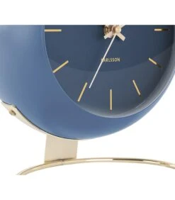 Karlsson Tafelklok Globe - Donkerblauw - 21x24,5x14cm 8 Karlsson Tafelklok Globe - Donkerblauw - 21x24,5x14cm -Dagelijkse Boodschappen Winkel f48c931b06764cda9b92d8a8ba482452