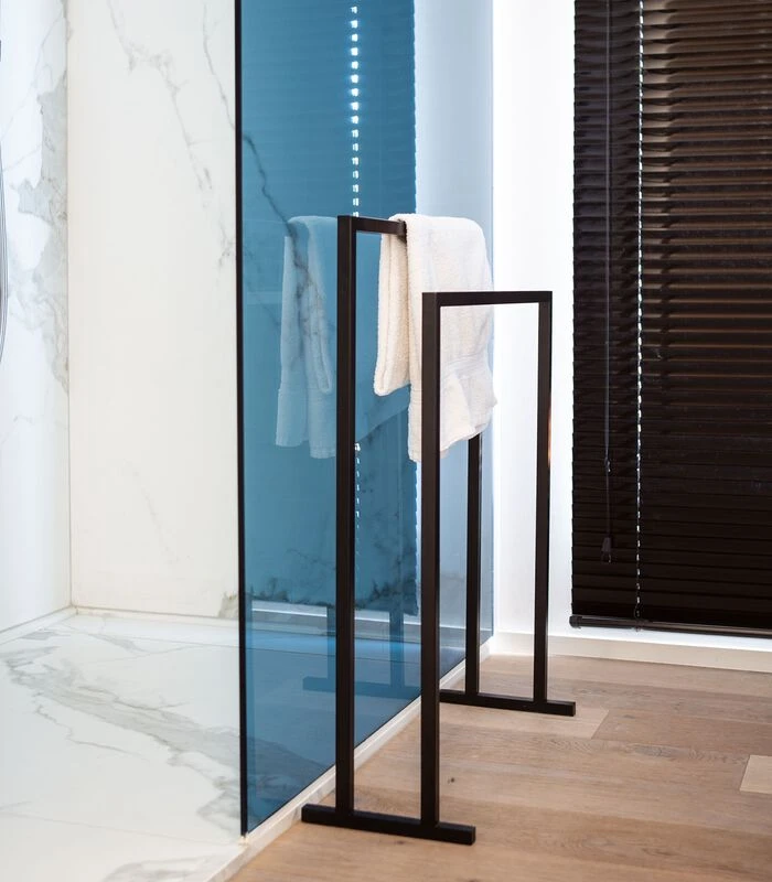 Donau - Handoekrek - Zwart 1 Donau - Handoekrek - Zwart