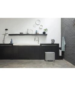 Brabantia Bo Pedaalemmer, 36 Liter - Mineral Concrete Grey -Dagelijkse Boodschappen Winkel f6c24d62d617419babea13377cb9ddc2